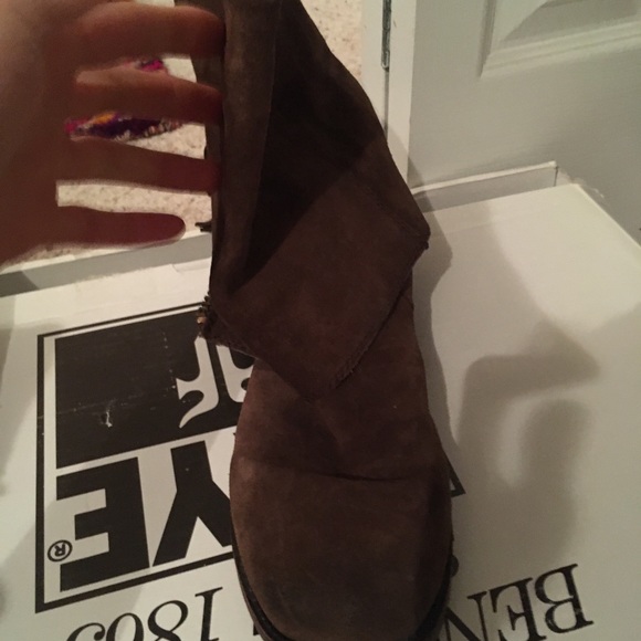 Distressed brown ankle boots - Picture 3 of 8